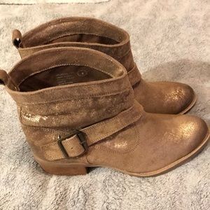 NEVER BEEN WORN!!! Ankle booties